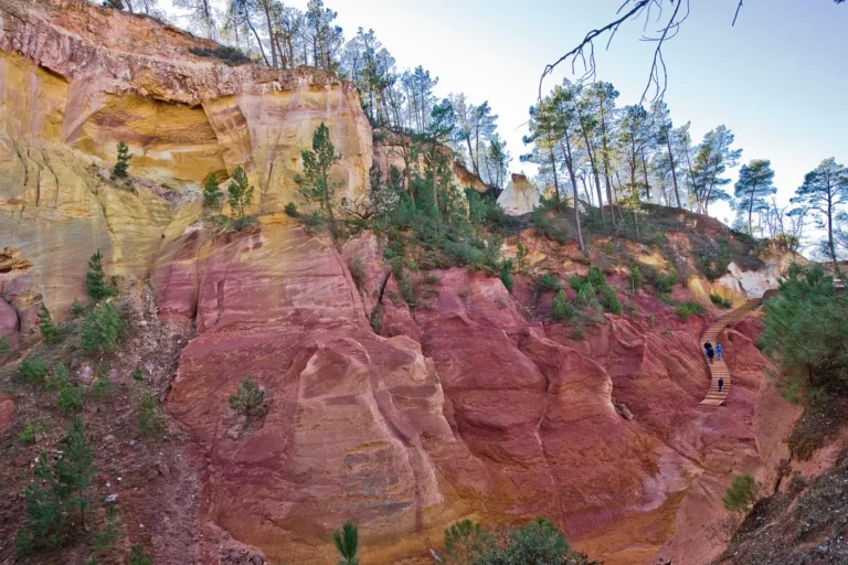 The ochre trail at Roussillon in the Luberon, Provence