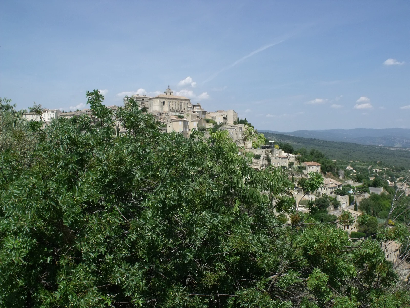 South of France itinerary: the hilltop village of Gordes in the Luberon