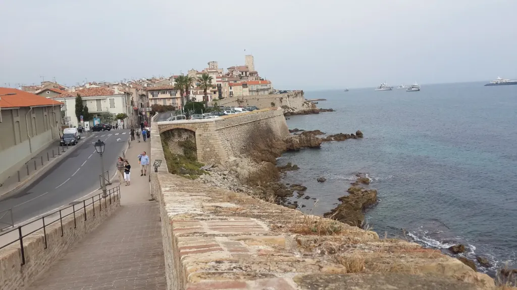 The old town of Antibes behind its sea walls