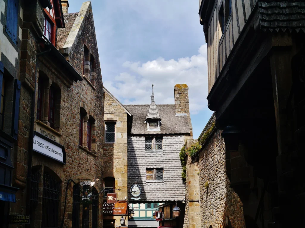 Mont-Saint-Michel guide: the Grande Rue in the village